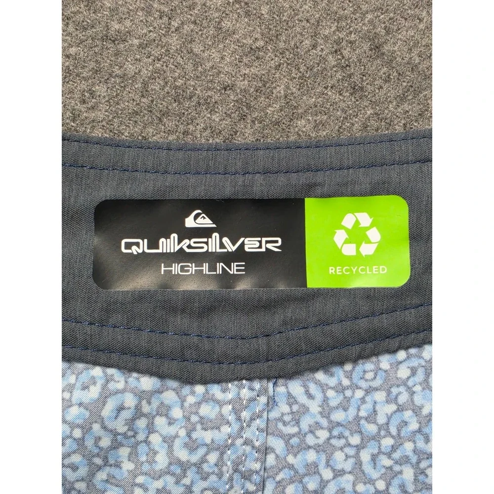 Quiksilver Highline Board Shorts Men Size 40 Blue Animal Spot Print Surf Surfing